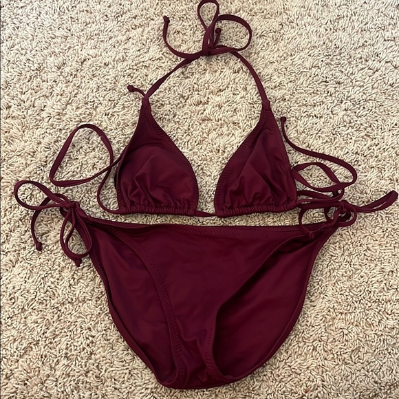 Elegant Burgundy Bikini Set Size S - Picture 1 of 3